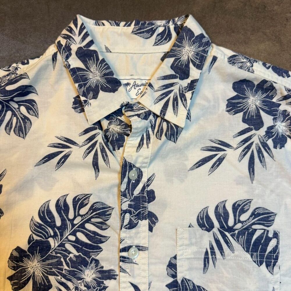 American Eagle white and blue Hawaiian Luau shirt Size M - 0266 - Picture 2 of 8